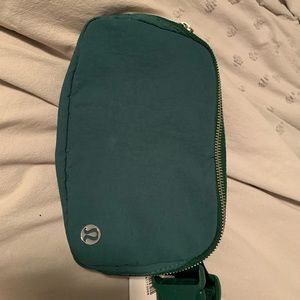 Lululemon *Rare* Green Everywhere Belt Bag!